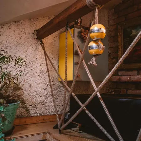 Pe Doua Niveluri In Centrul Clujului